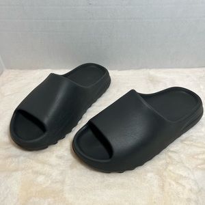 Adidas Yeezy Slide, Onyx, Men’s US Size 12, Style HQ6448